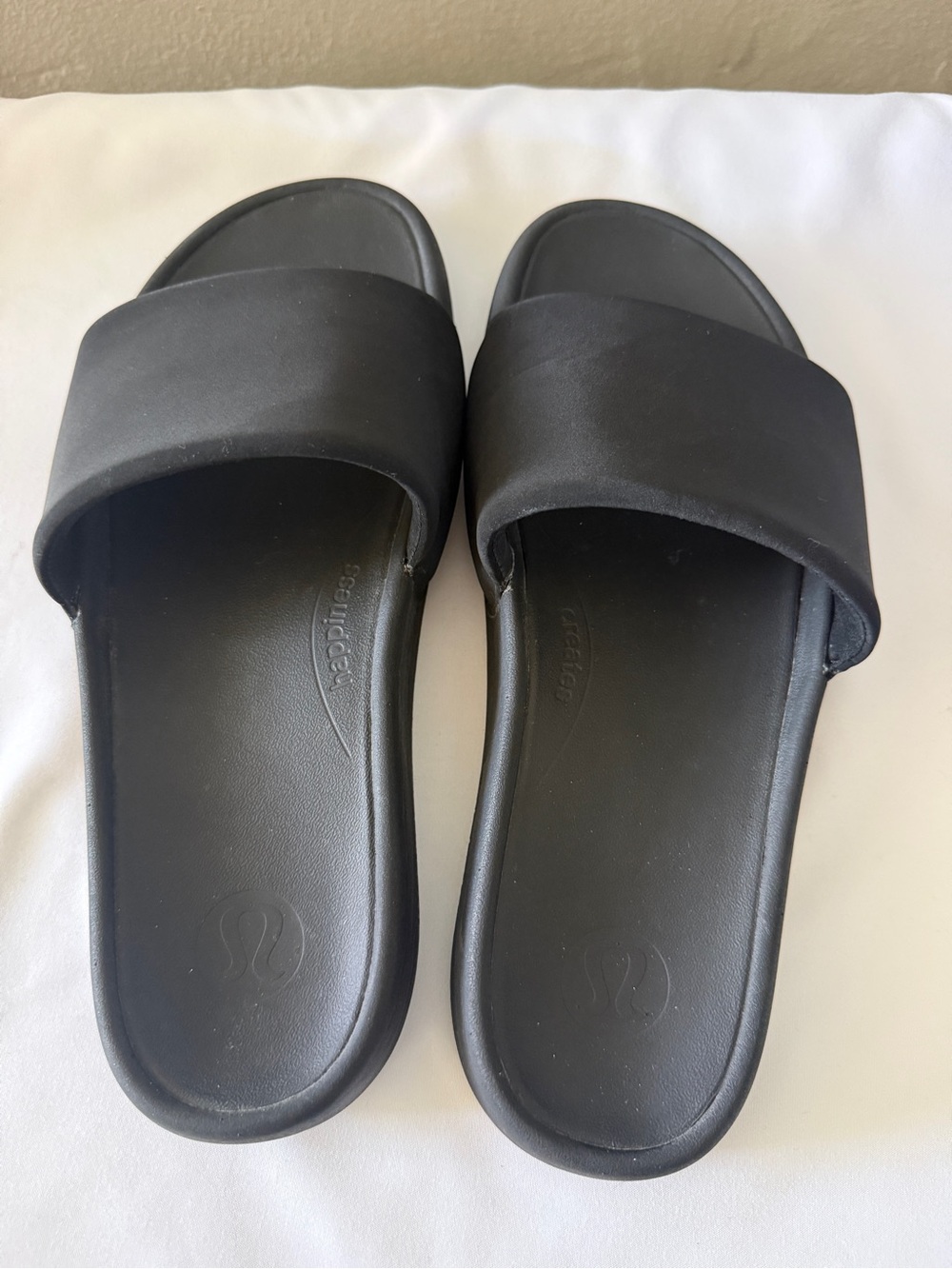 Lululemon Women’s Restfeel Slide Sandals